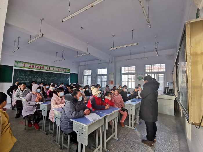 搭建家校桥梁  促进孩子成长 ——马陵山镇广玉小学召开家长座谈会暨家委会工作推进会