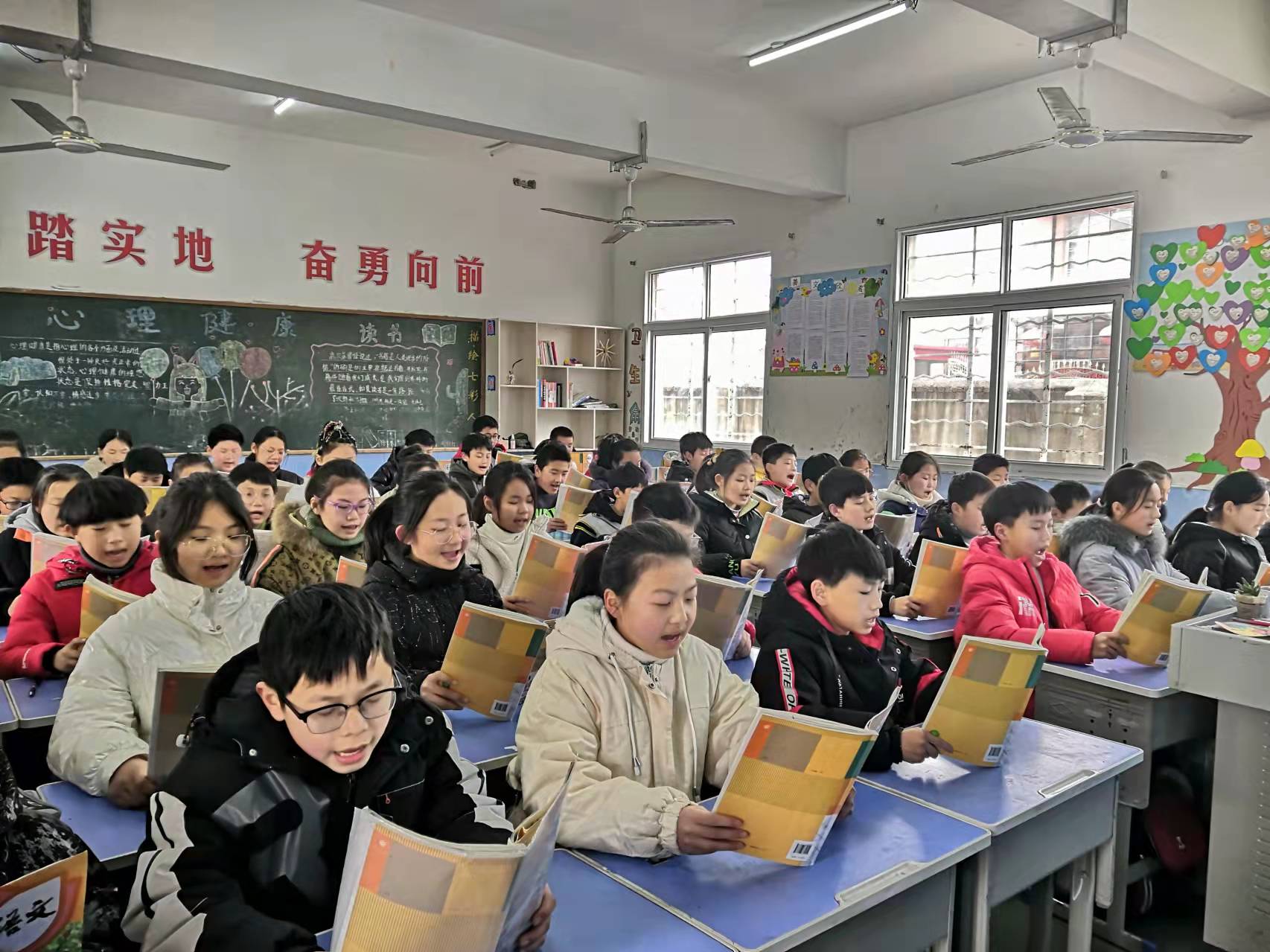 书声琅琅，书语阵阵满心田——新沂市马陵山镇中心小学举行课文朗读比赛