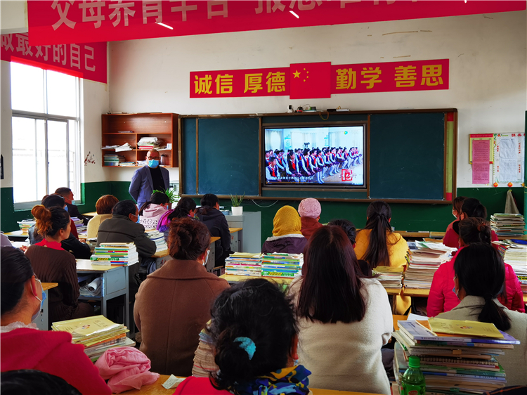 港中：授之以渔 形成合力 为了“阳光更灿烂”