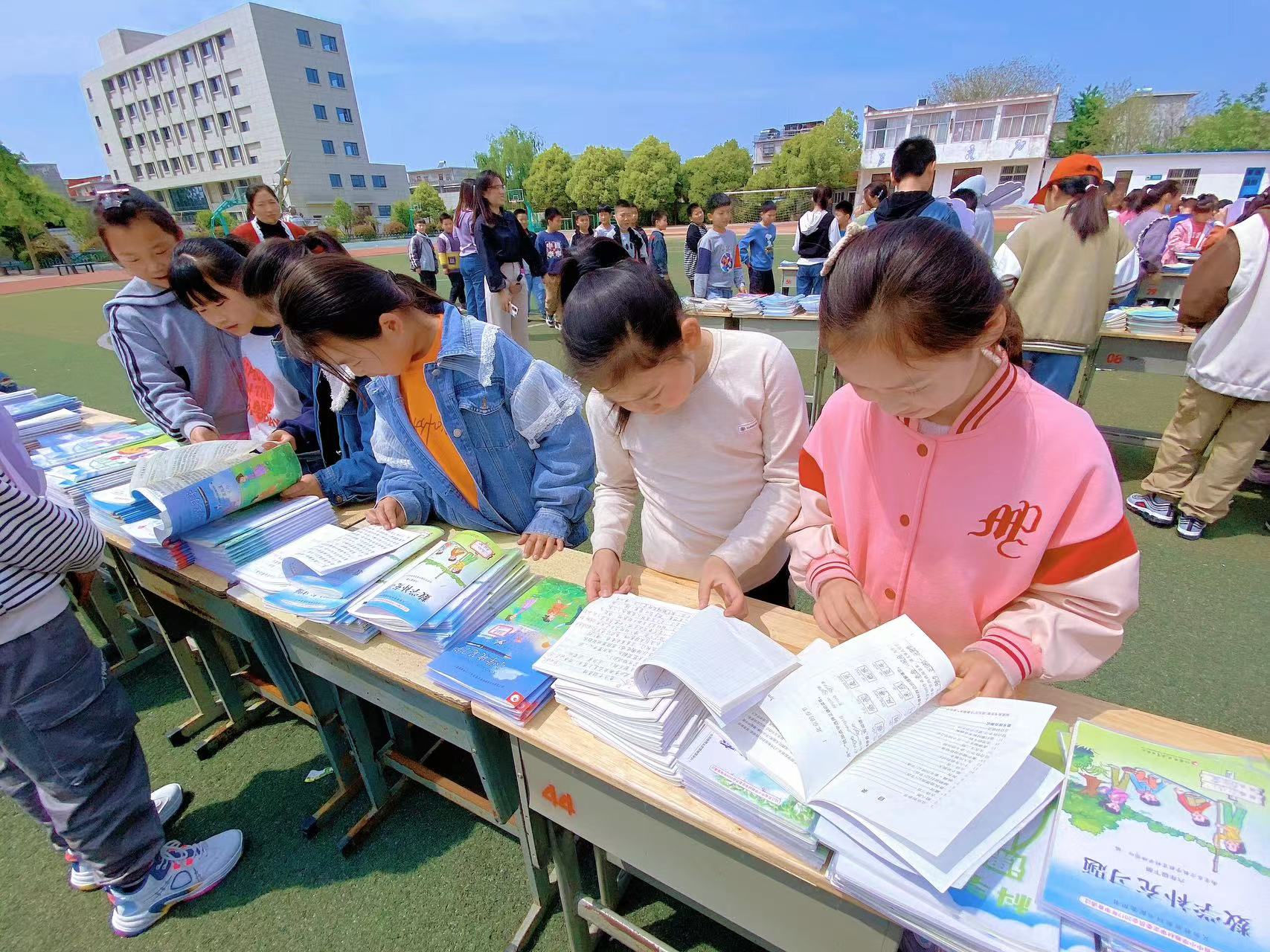 优秀作业展风采 三人同行共进步 ——马陵山镇中心小学学生优秀作业活动