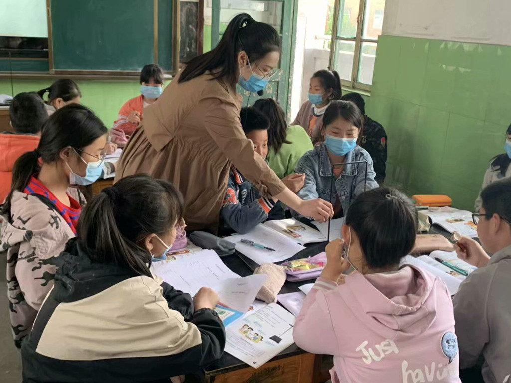 实践出真知 ---墨河中心小学开展科学教研活动