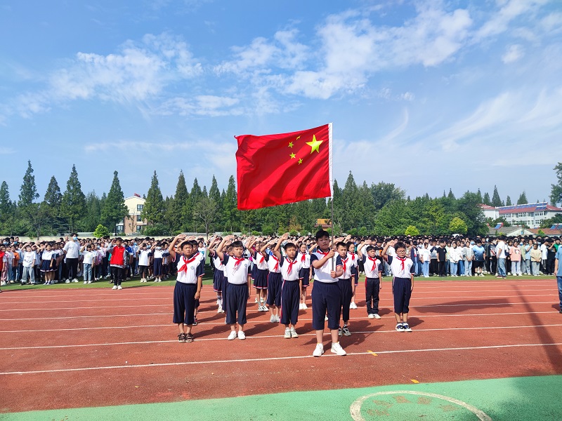 让青春激荡，扬热血风姿 ——八一实验学校新学期开学仪式